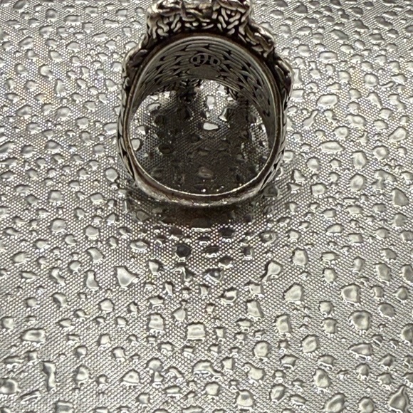 John Hardy Gold and Silver Textured Ring - Picture 3 of 5